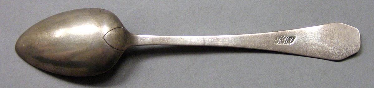 1962.0240.698 Silver Spoon underside
