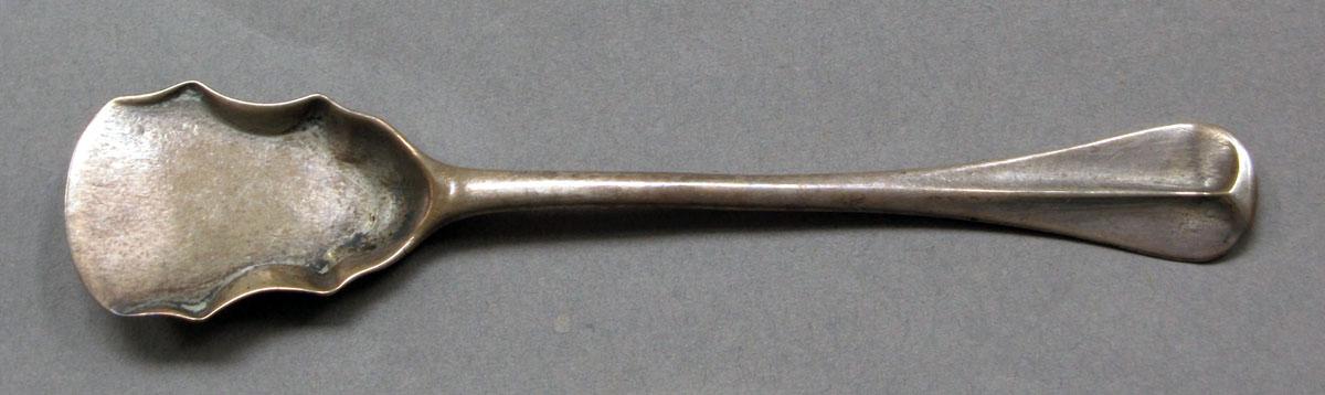 1962.0240.738.001 Salt spoon upper surface