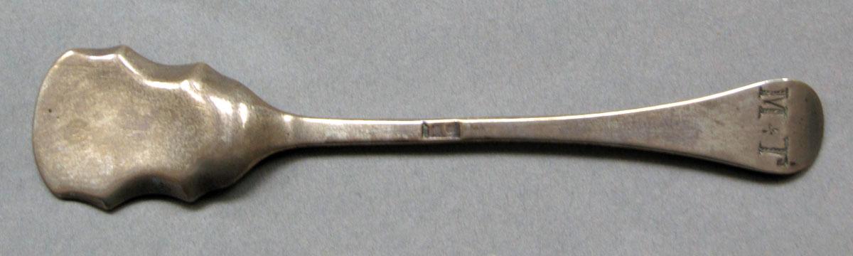 1962.0240.738.001 Salt spoon underside