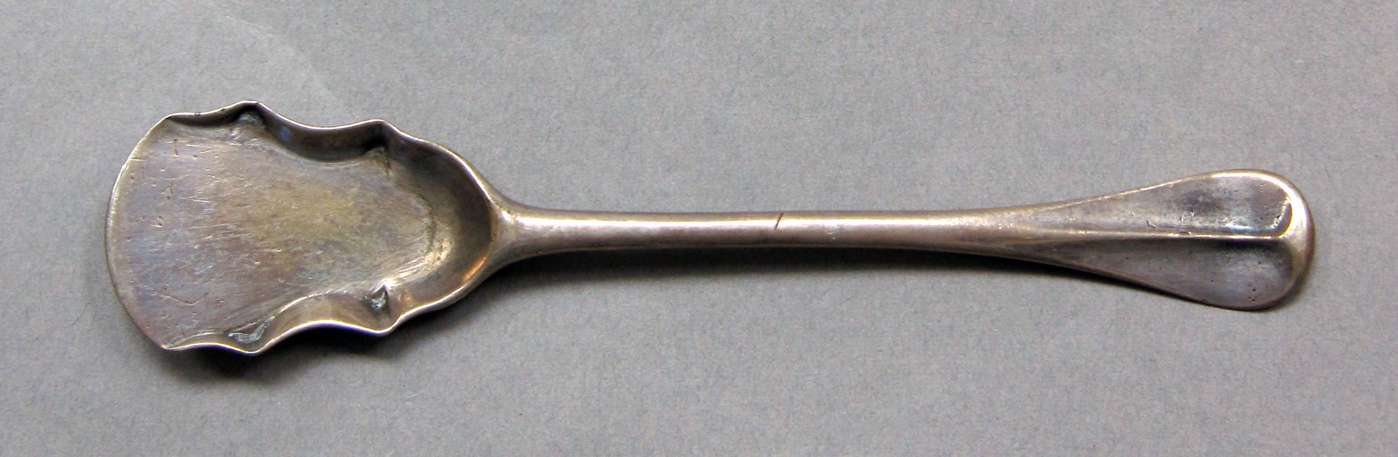 1962.0240.738.002 Salt spoon upper surface