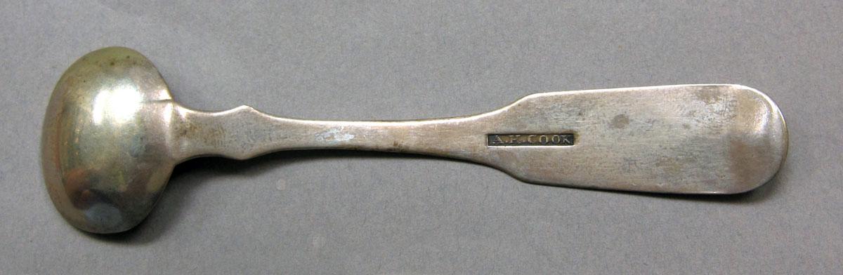 1962.0240.742 Salt spoon underside