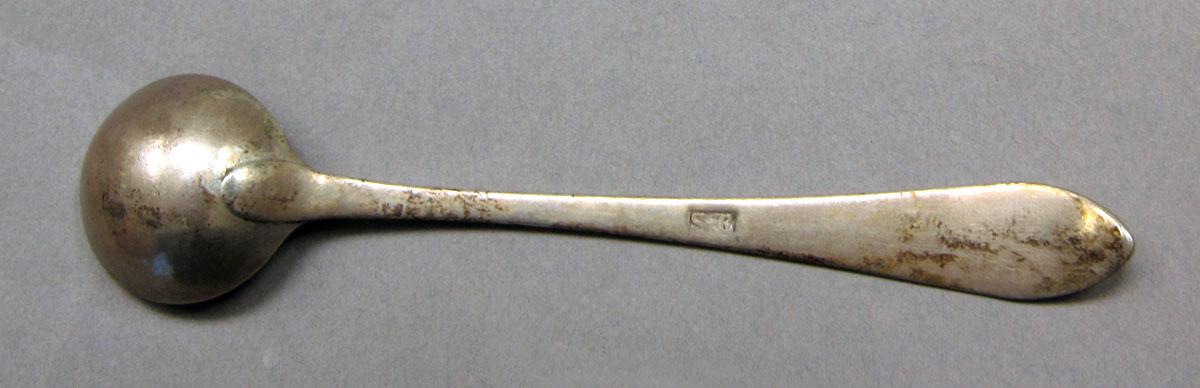 1962.0240.752.001 Salt spoon underside