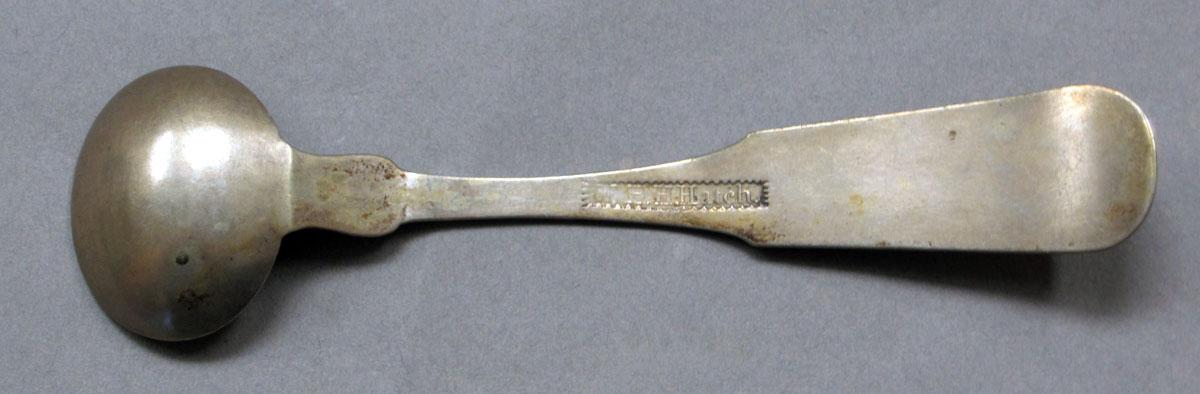 1962.0240.770.001 Salt spoon underside