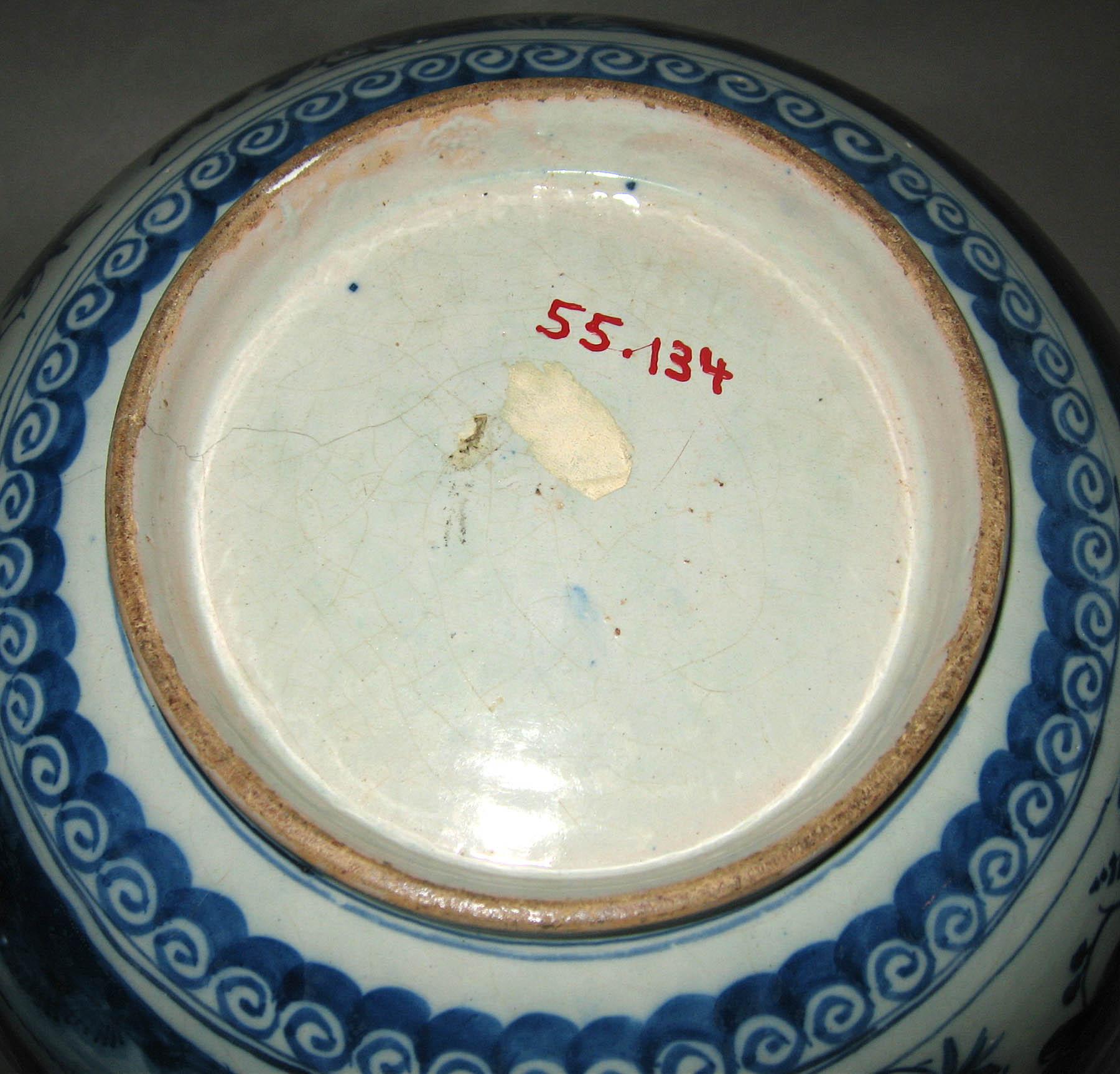 1955.0134 Delftware punch bowl (underside)