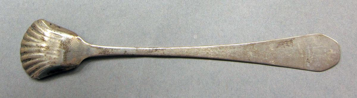 1962.0240.774.001 Salt spoon underside