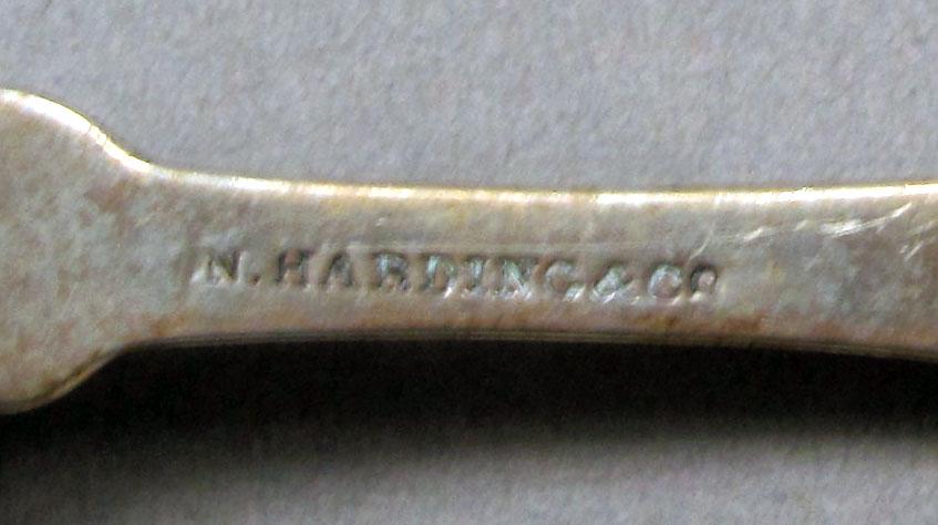 1962.0240.775 Salt spoon mark