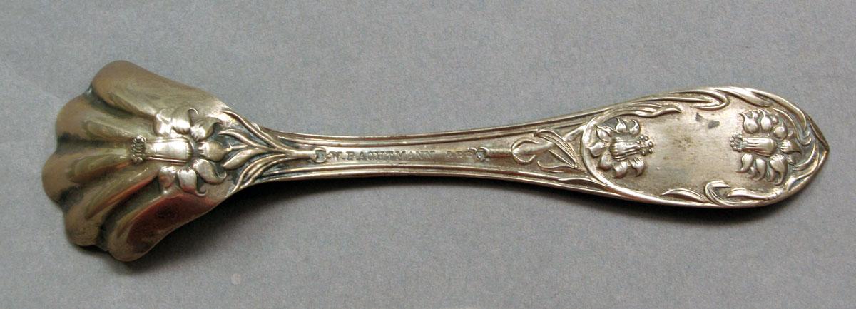 1962.0240.787.002 Salt spoon underside