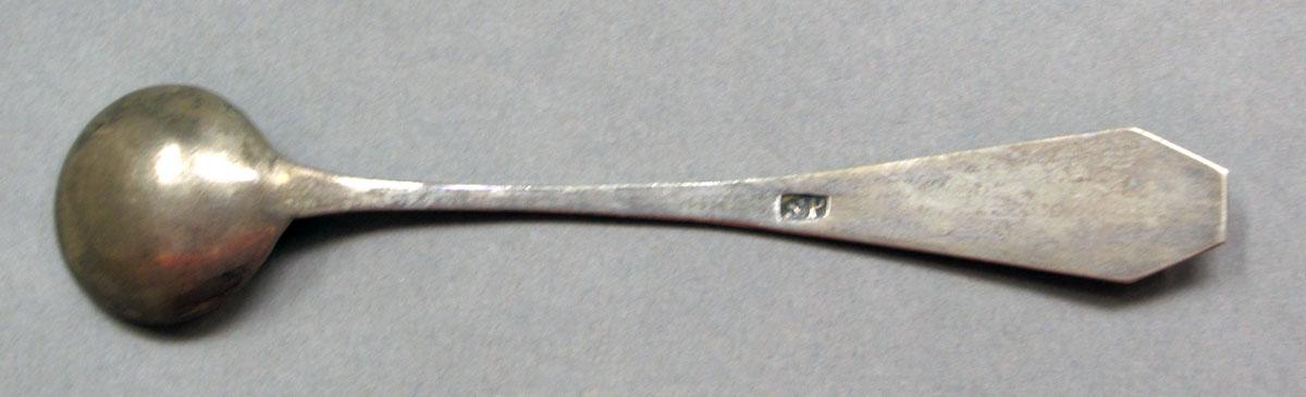 1962.0240.795.002 Salt spoon underside