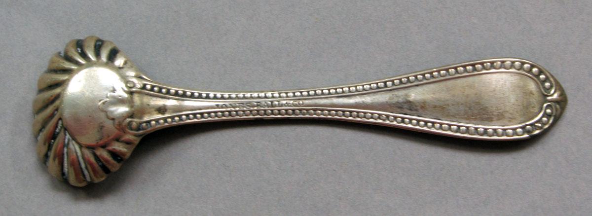 1962.0240.796.001 Salt spoon underside