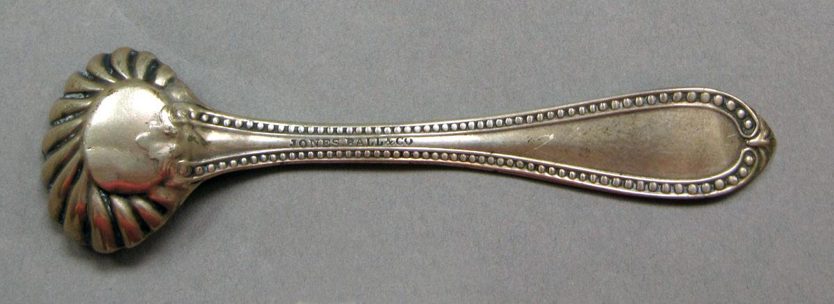 1962.0240.796.002 Salt spoon underside