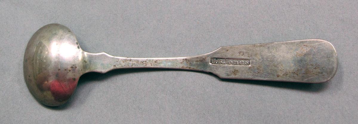 1962.0240.798.001 Salt spoon underside