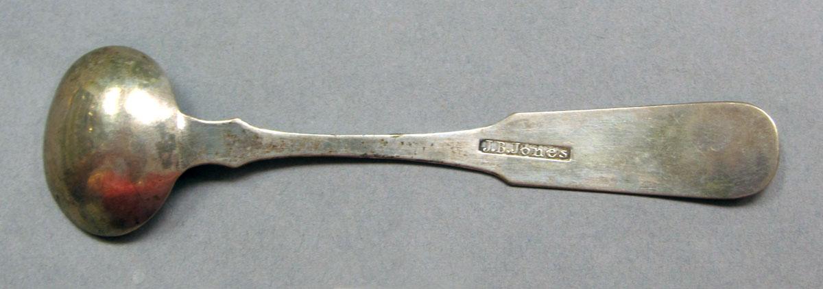 1962.0240.798.002 Salt spoon underside