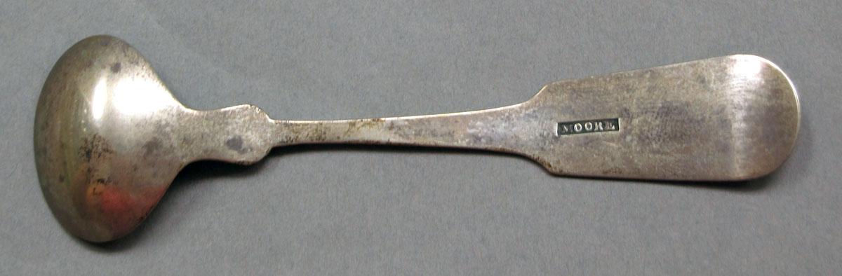 1962.0240.809.001 Salt spoon underside
