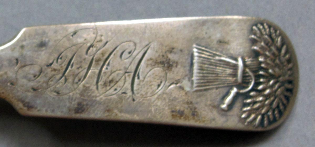 1962.0240.810 Mustard ladle engraving