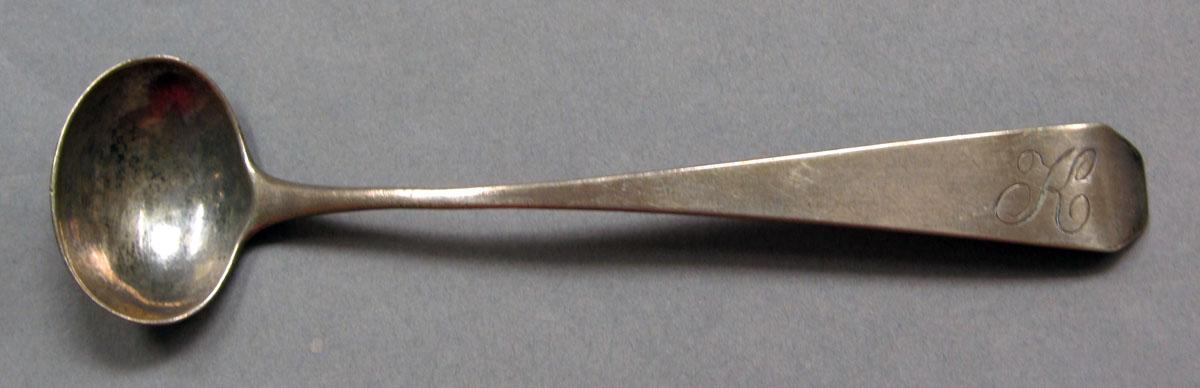 1962.0240.820 Salt spoon upper surface