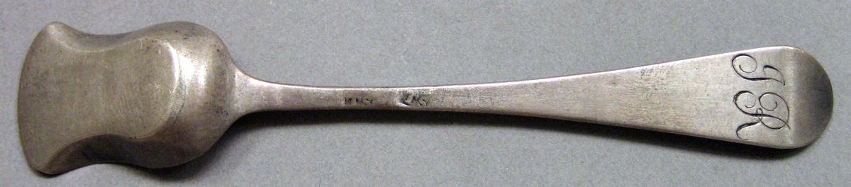 1962.0240.827.001 Salt spoon underside