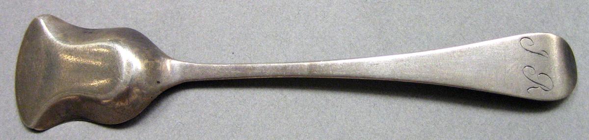 1962.0240.827.002 Salt spoon underside