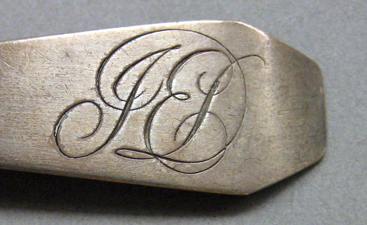 1962.0240.829 Salt spoon engraving