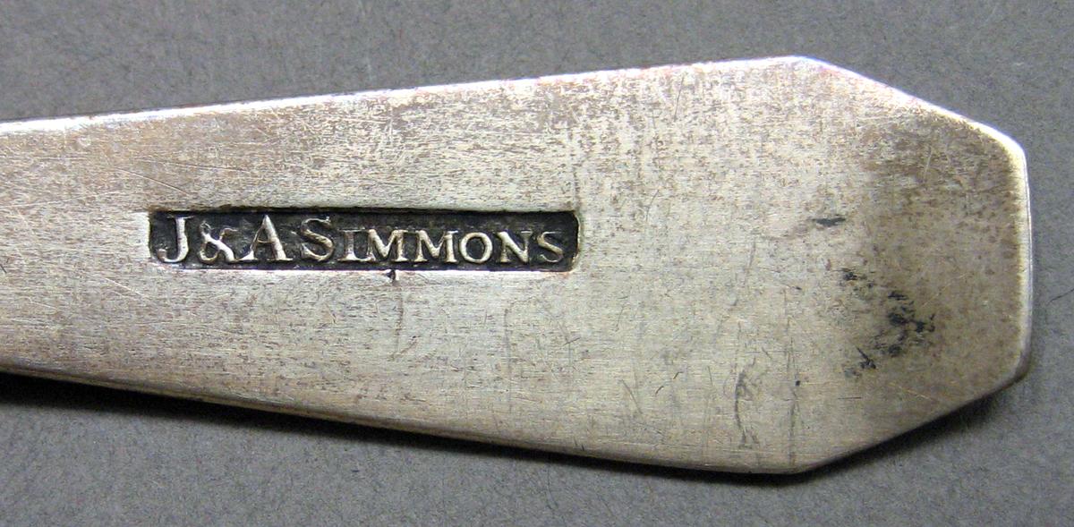 1962.0240.829 Salt spoon mark