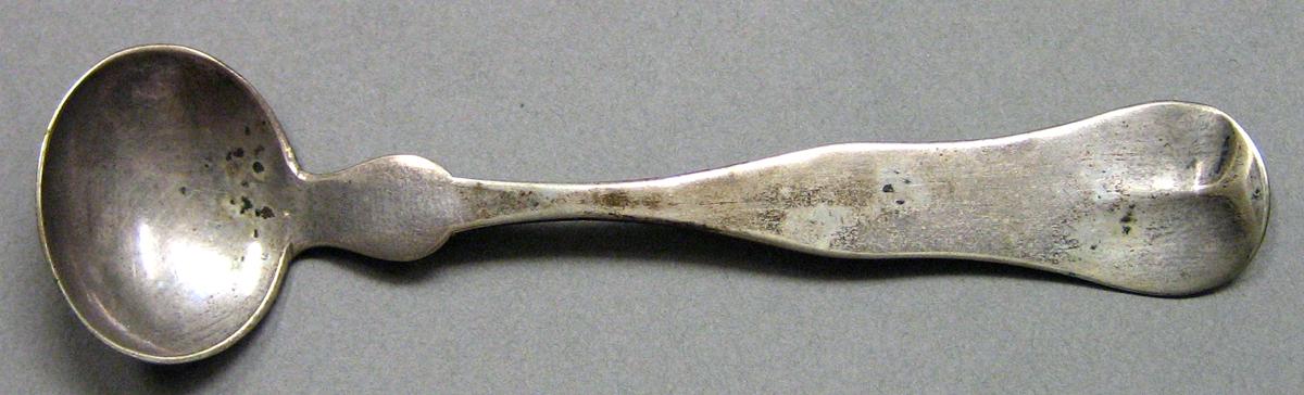 1962.0240.830 Salt spoon upper surface