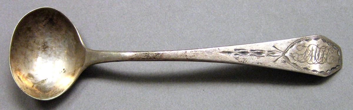 1962.0240.832.001 Salt spoon upper surface