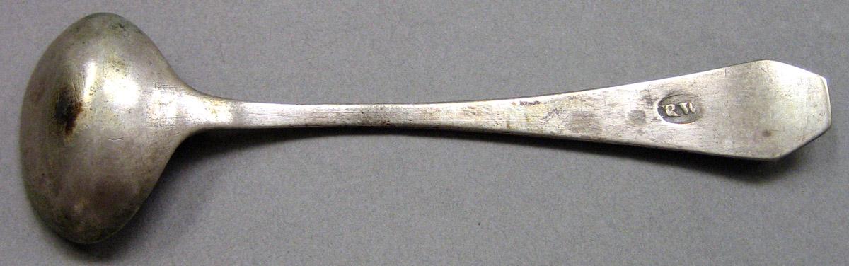 1962.0240.832.001 Salt spoon underside