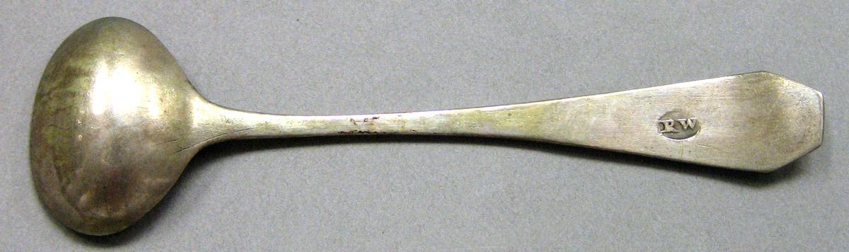 1962.0240.832.002 Salt spoon underside