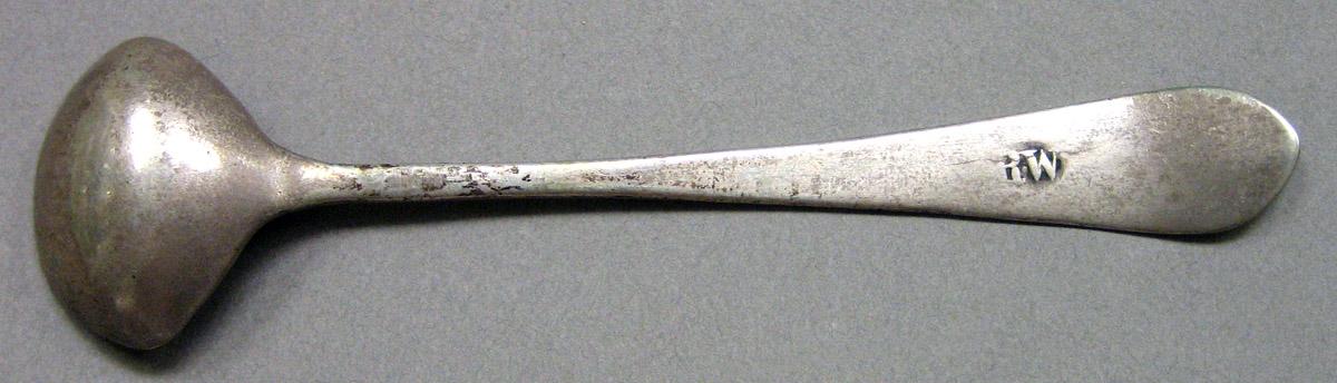 1962.0240.833 Salt spoon underside