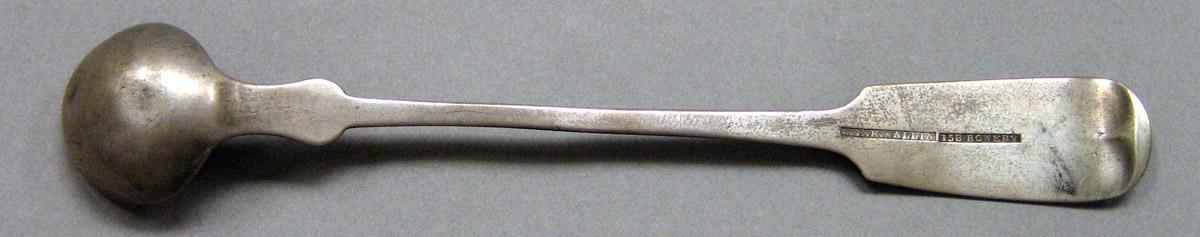 1962.0240.835 Mustard ladle underside