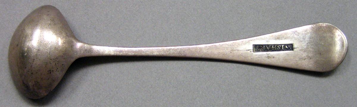 1962.0240.838.001 Salt spoon underside
