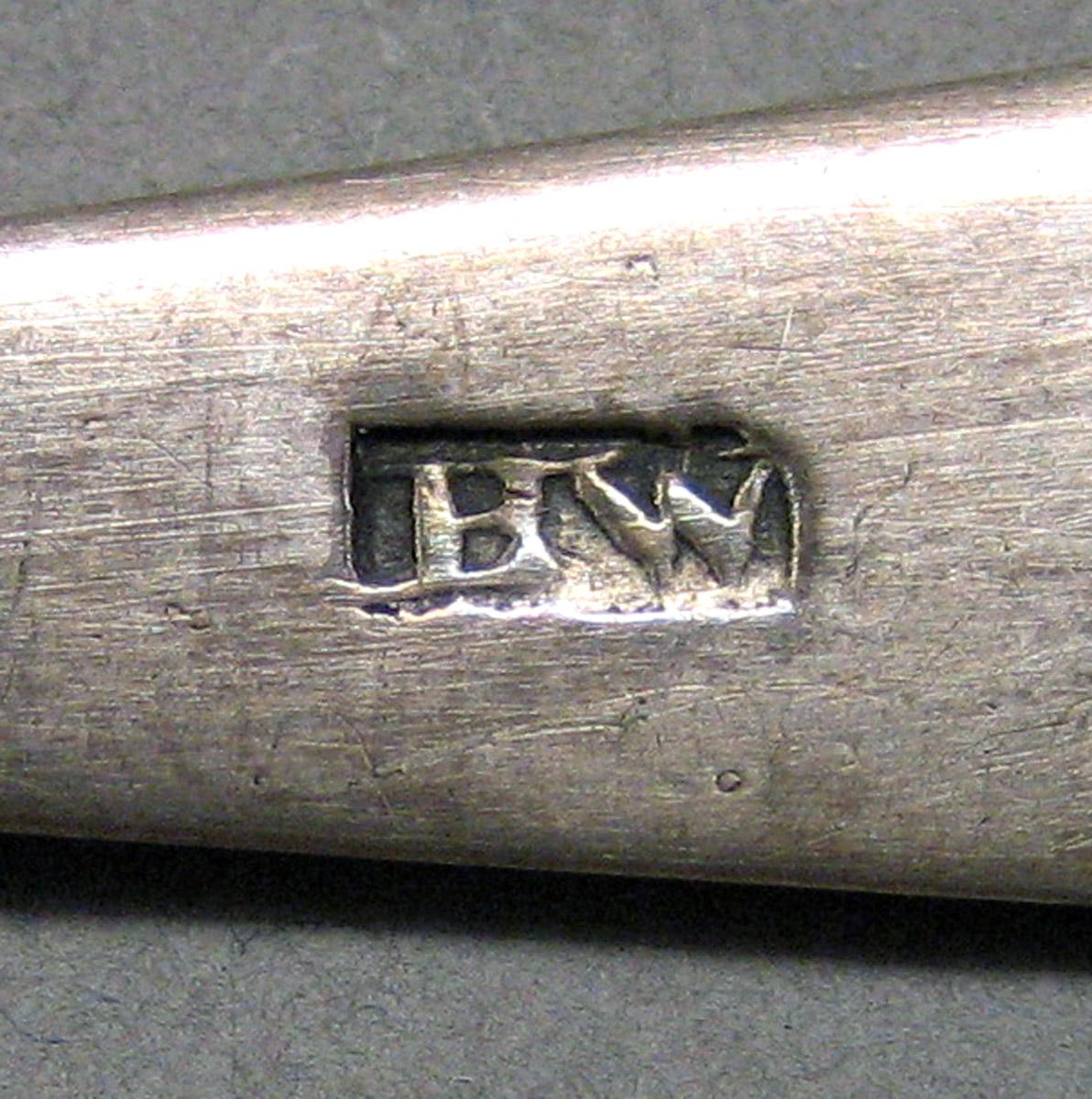 1962.0240.842 Salt spoon mark