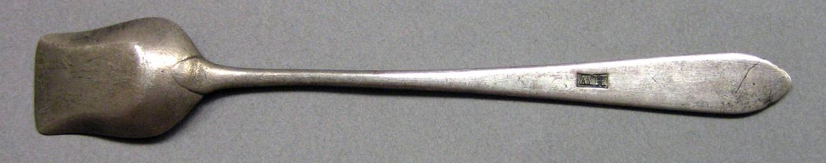 1962.0240.845 Salt spoon underside