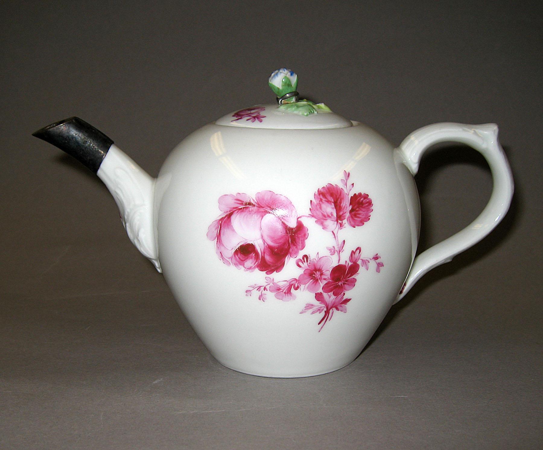 1955.0136.001 A, B Teapot