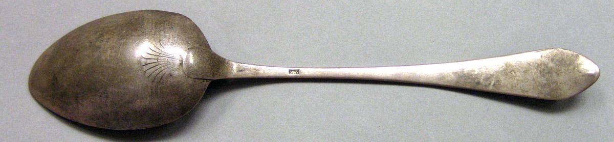 1962.0240.873 Tablespoon underside