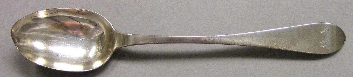 1962.0240.880 Dessert spoon upper surface