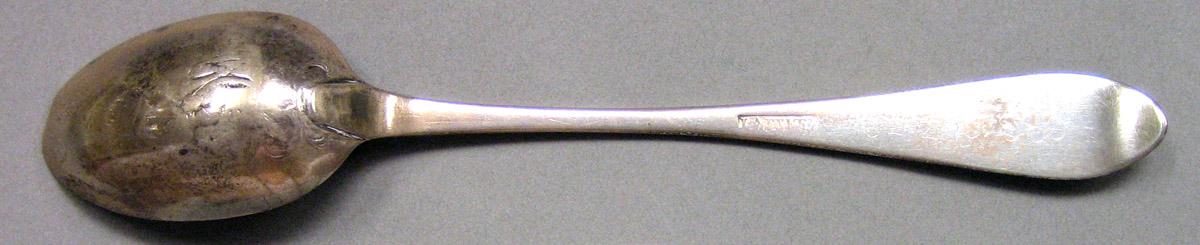 1962.0240.880 Dessert spoon underside