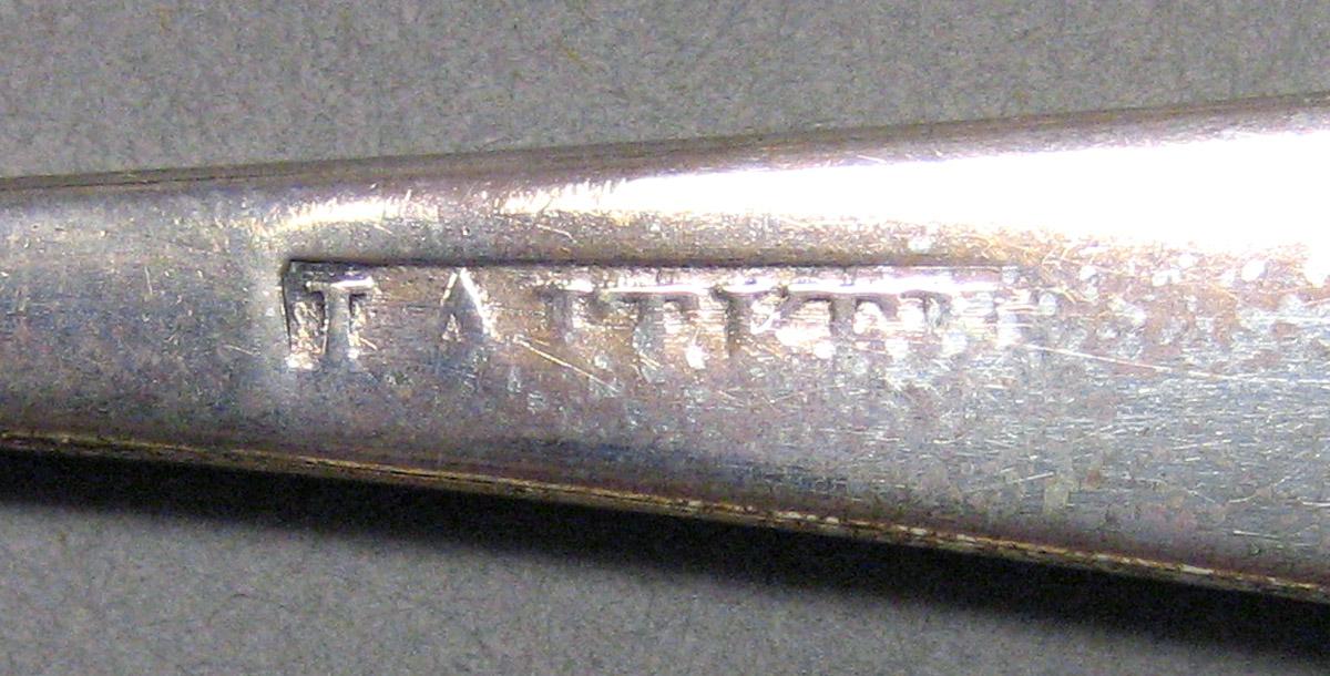 1962.0240.880 Dessert spoon mark