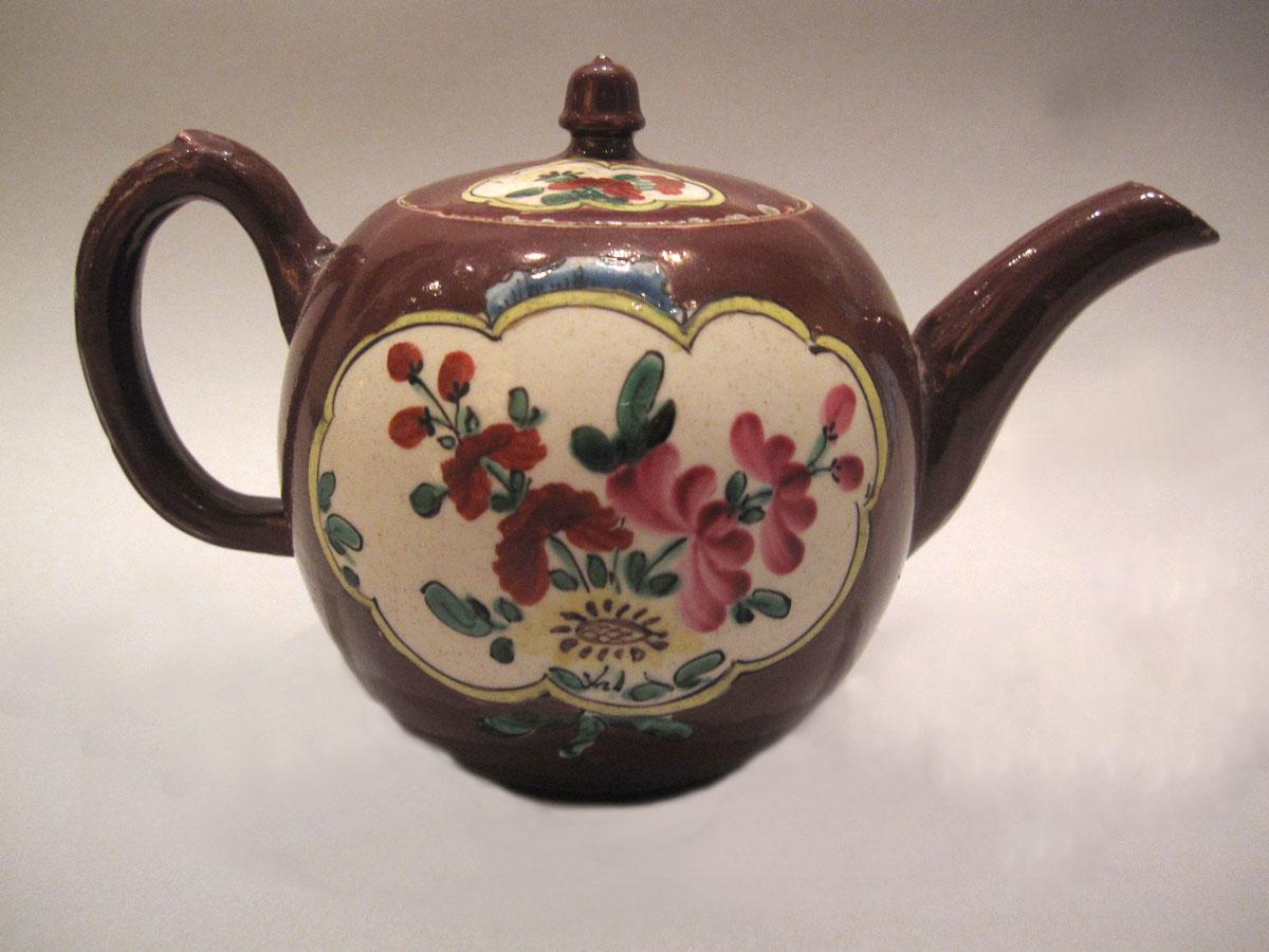 1955.0136.009 Teapot