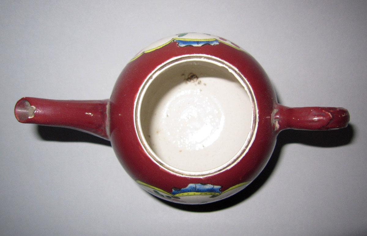 1955.0136.009 Teapot upper