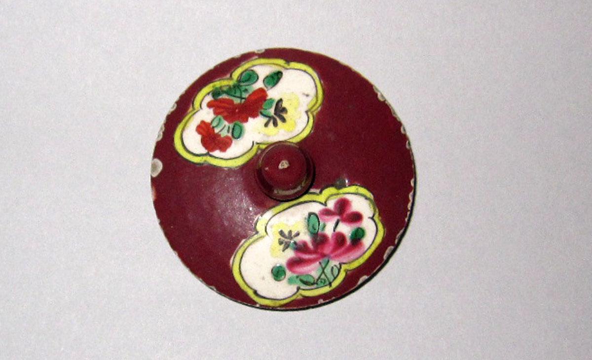 1955.0136.009 b Teapot lid upper