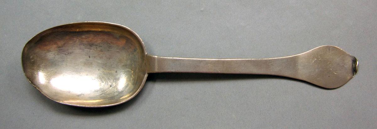 1962.0240.975 Silver Spoon upper surface