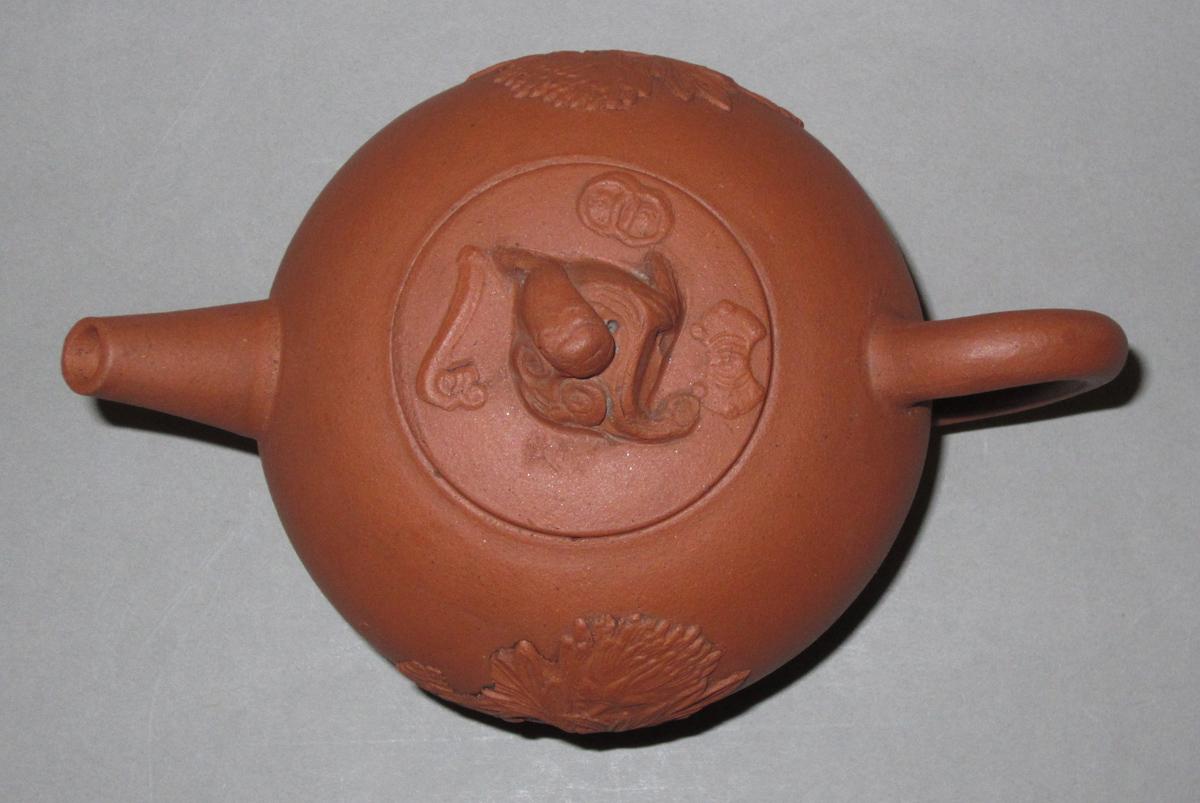 1955.0136.013 Teapot top view