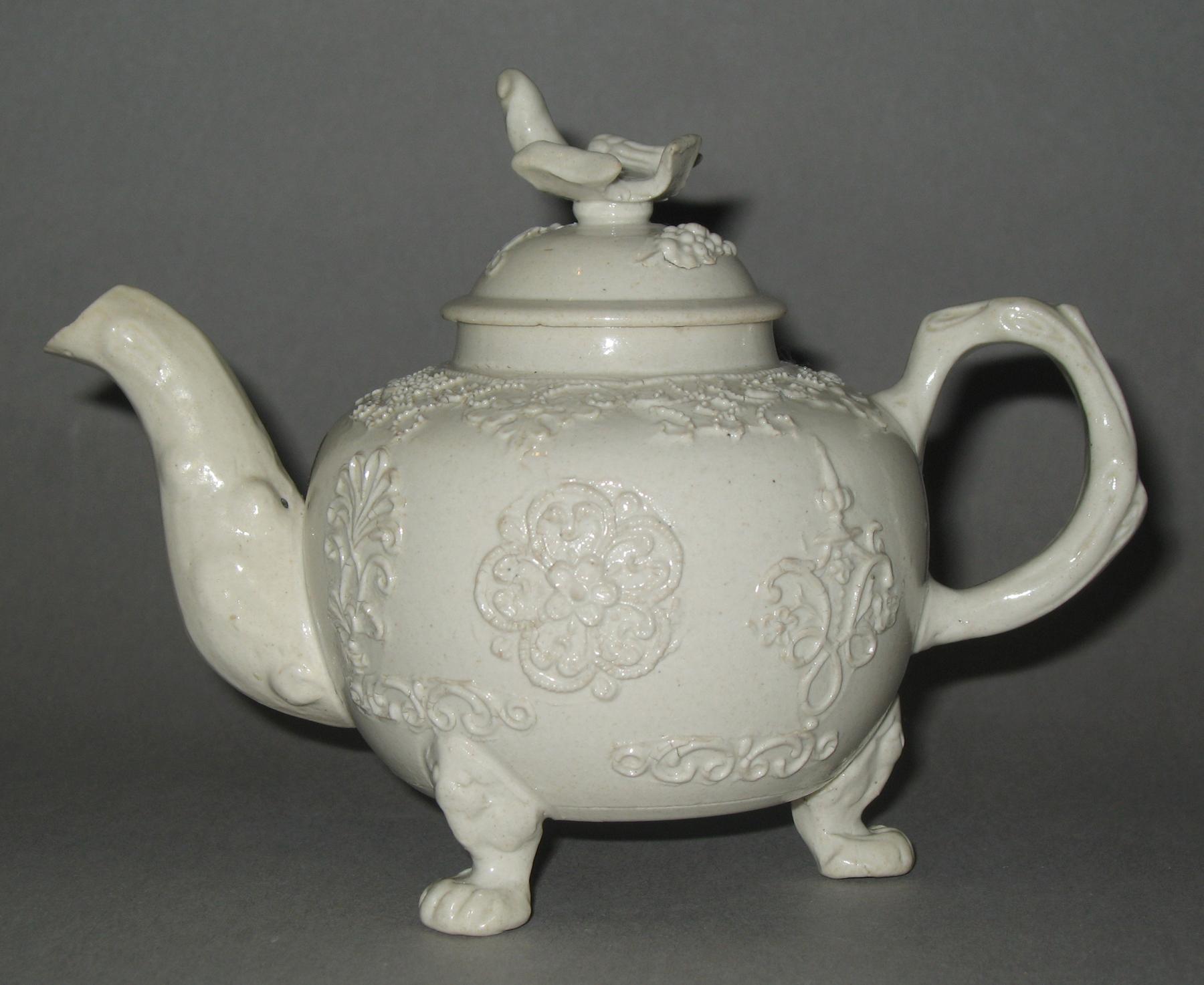 1955.0136.014 A, B Teapot