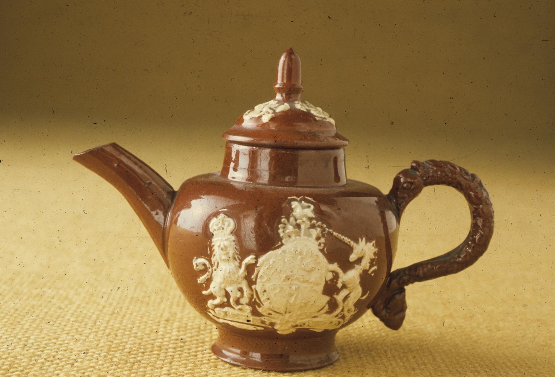 1955.0136.015 Teapot