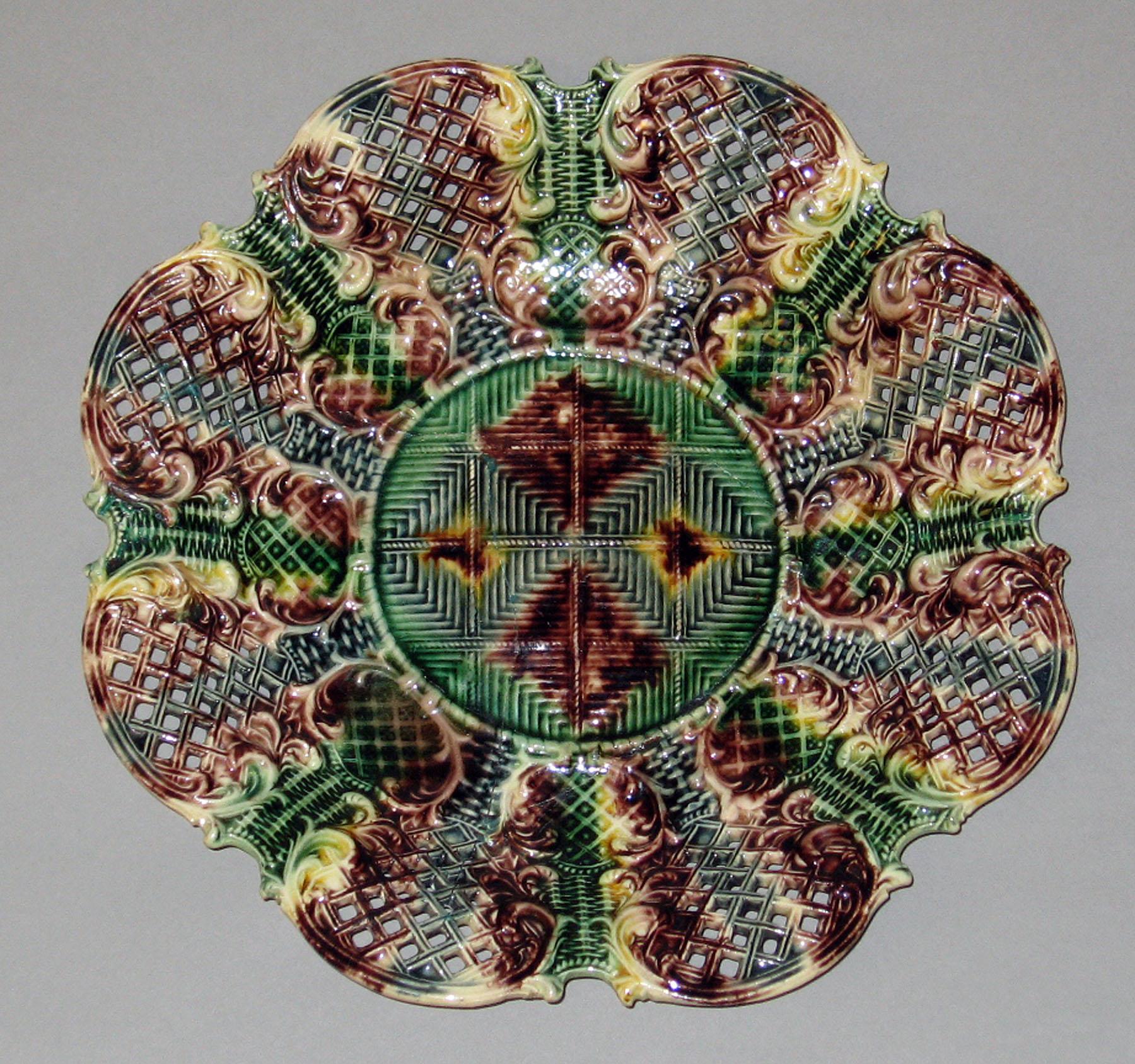1962.0507 Creamware dish