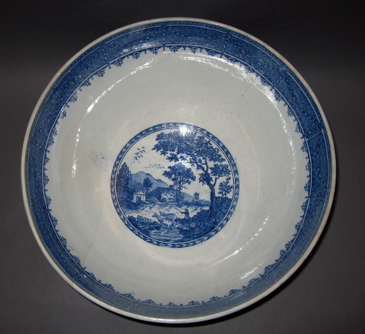 1962.0555 Bowl (view 2)