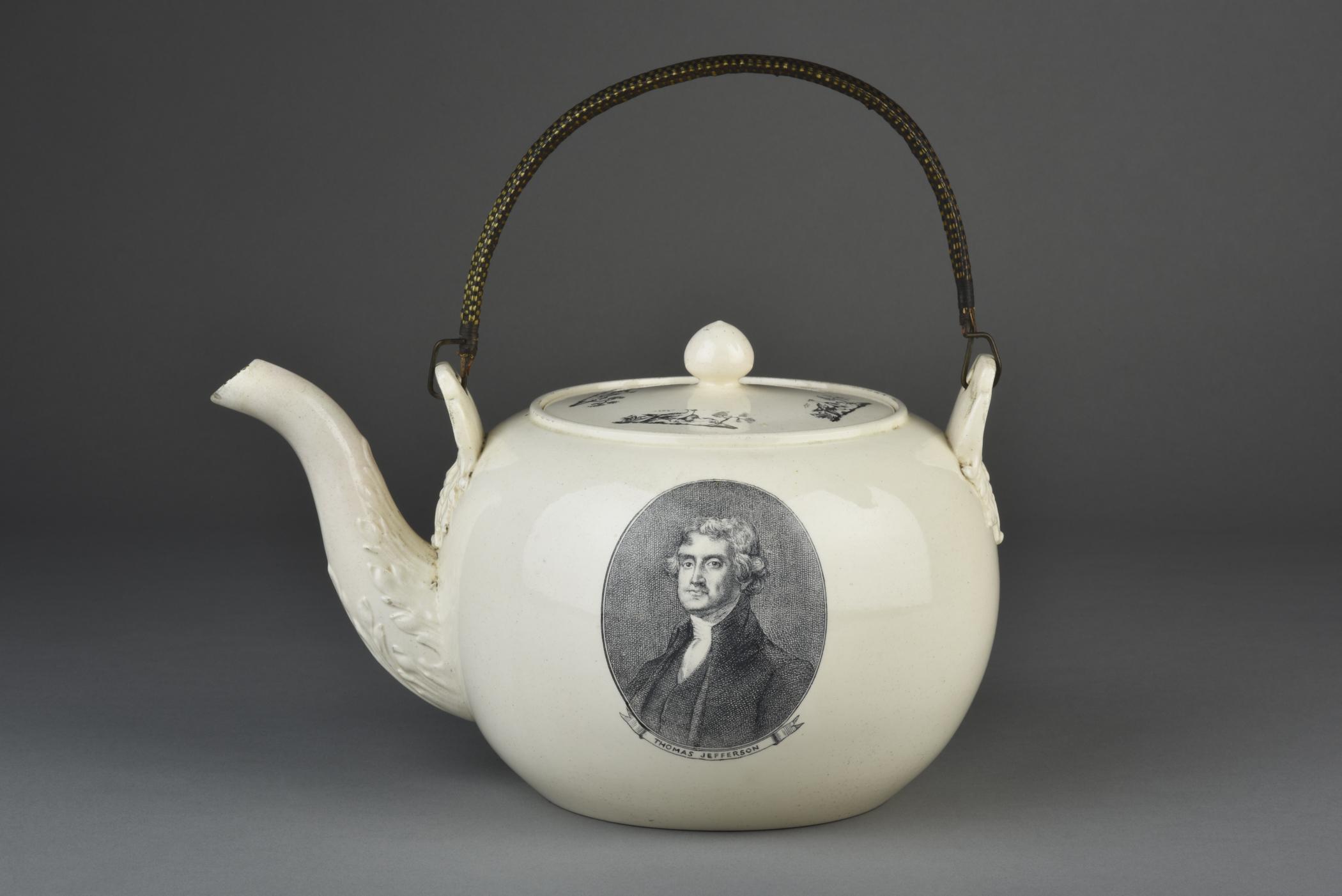 1962.0558 A, B Teapot, view 2