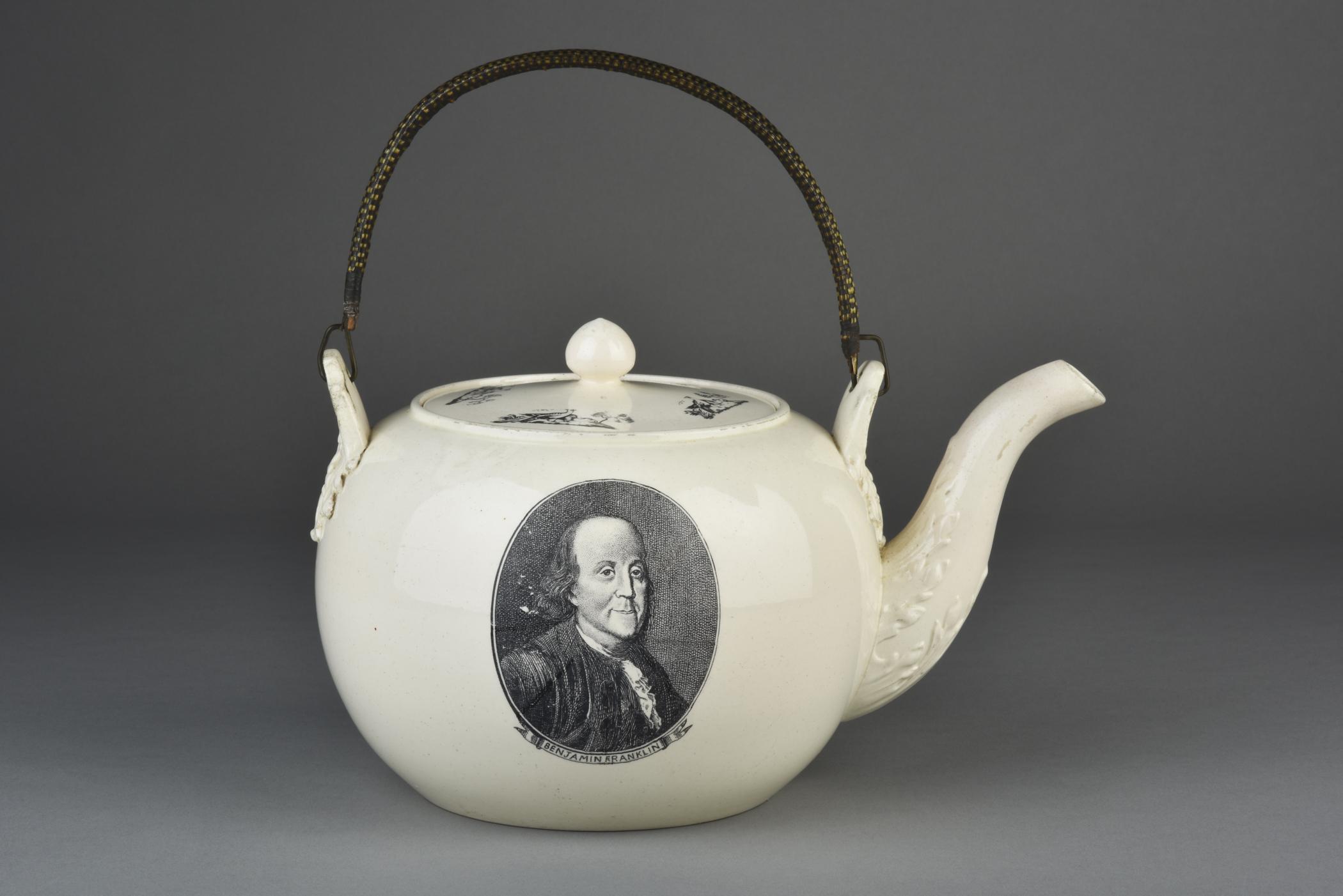 1962.0558 A, B Teapot, view 3