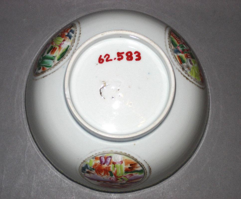 1962.0583 Bowl underside