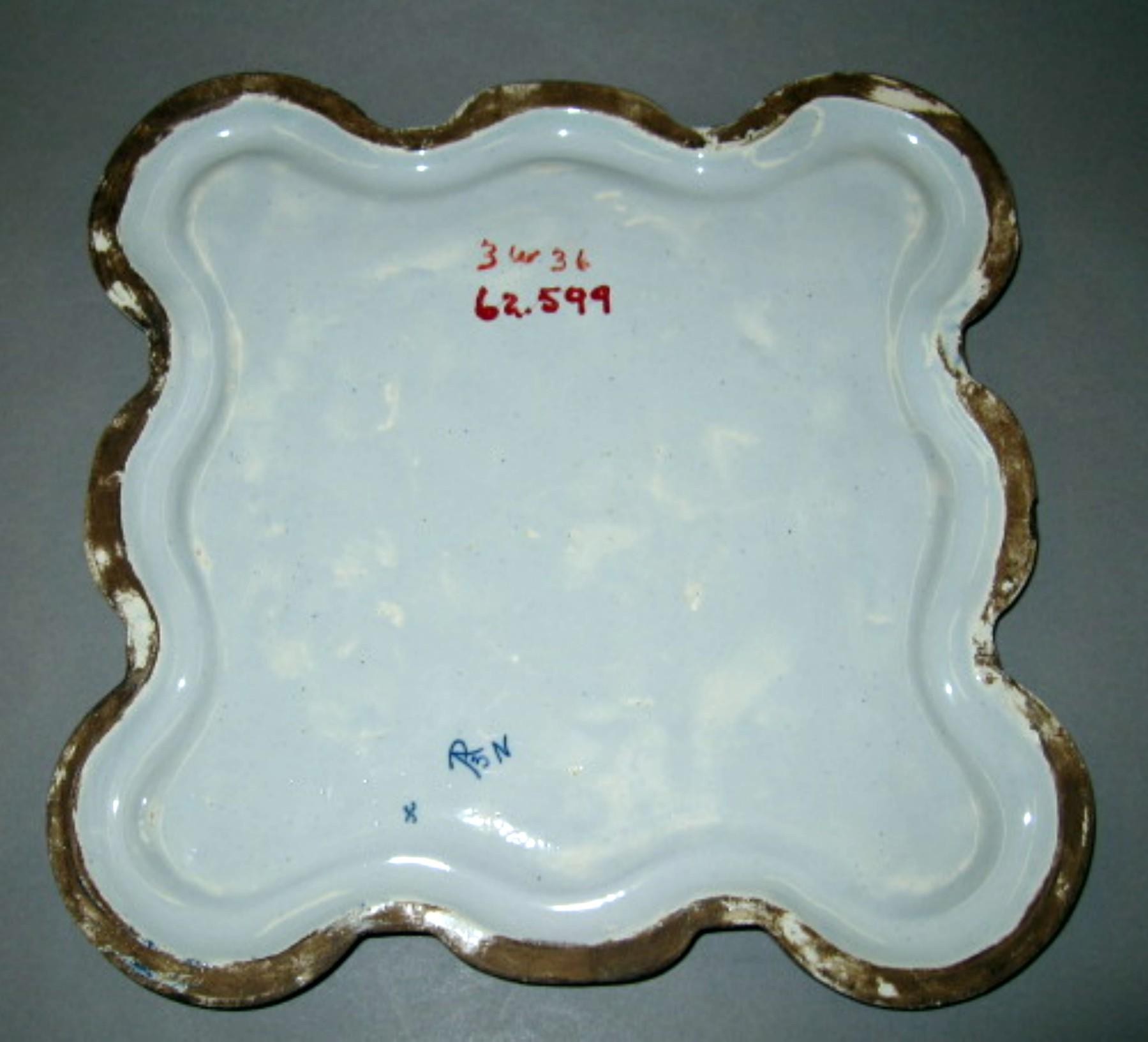 1962.0599 Faience tray (underside)